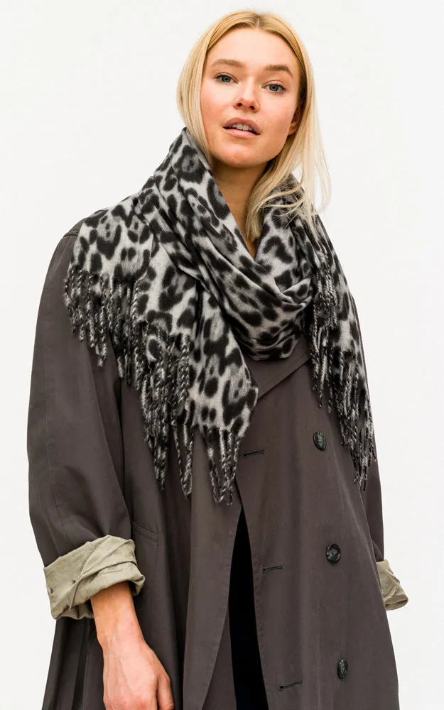 BASC8643 Leopard Print Soft Oblong Scarf