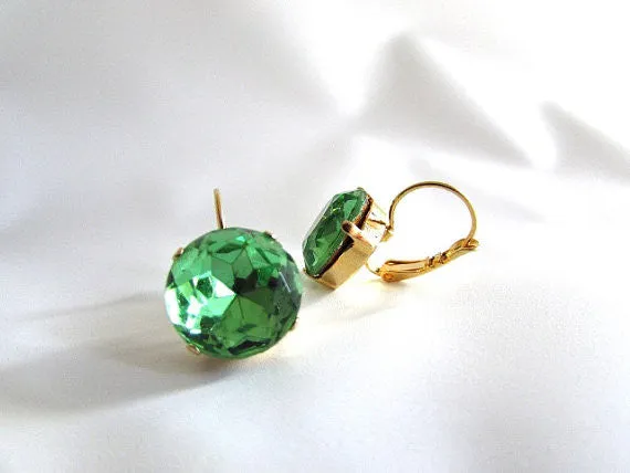 Peridot Green Paste Glass Earrings - Medium Round